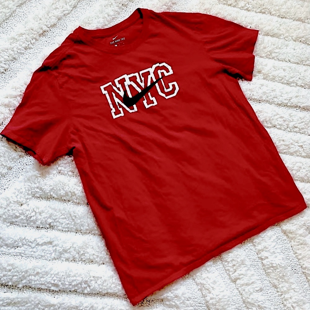 Nike Tee NYC Underground Foam Finger Swoosh Graphic Red T-Shirt Size L